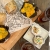 [Imagen:¡Una Explosión de Sabor Vegano! ¡Paga $11 en Lugar de $22 por 2 Burritos Veganos + 2 Órdenes de Nachos con Queso + 2 Tés Helados + 2 Cupcakes!]