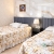 [Imagen:¡Paga Q599 en Lugar de Q1,000 por Estadía Para 2 Personas en Río Dulce: Habitación Sencilla con Cama Matrimonial y A/C + Ducha y Baño Privado + 2 Desayunos + Piscinas + Ingreso a Museo!]