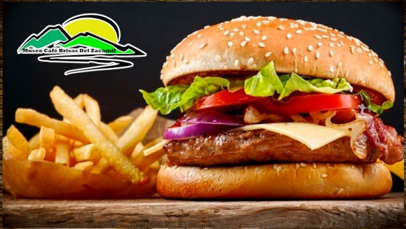 [Imagen:¡Paga $17.25 en Lugar de $34.50 por 2 Platos de Pechuga a La Parrilla con Arroz y Ensalada o 2 Hamburguesas con Papas Fritas + 2 Bebidas a Elección + 2 Tours de 10 Minutos en Buggy o 45 Minutos de Caminata!]