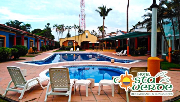 [Imagen:¡Paga Q139 en lugar de Q326 por Day Pass para 2 Personas + Snacks a Elección entre: 2 Hot Dogs con Papas Fritas o 1 Porción de Nachos para Compartir + 2 Bebidas Naturales o 2 Gaseosas!]