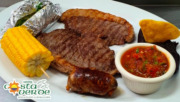 [Imagen:¡Paga Q199 en lugar de Q450 por Day Pass para 2 Personas + 2 Almuerzos: 6 Onzas de Puyazo C/U + Longaniza + Papa Horneada + Elote + Frijoles + Tortillas Chirmol + 2 Bebidas a Elección entre: Gaseosas o Refrescos Naturales!]