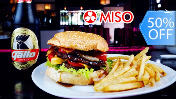 [Imagen:¡Paga Q109 en vez de Q220 por 2 Hamburguesas Coreanas Dobles de 1/2 LB C/U + 2 Porciones de Papas Fritas Crunchy + 2 Cervezas o 2 Bebidas Naturales + 2 Lattes Coreanos!]