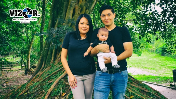 [Imagen:¡Paga $20 en Lugar de $100 por 1 Sesión Fotográfica en Exterior hasta para 5 Personas + 25 Fotografías Editadas!]