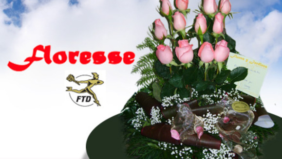 [Imagen:¡Paga $19 en lugar de $40 por un arreglo combinado en rosas y yerberas u orquídea decorada ambas con detalle de San Valentín en Floresse Flores y Jardines!]