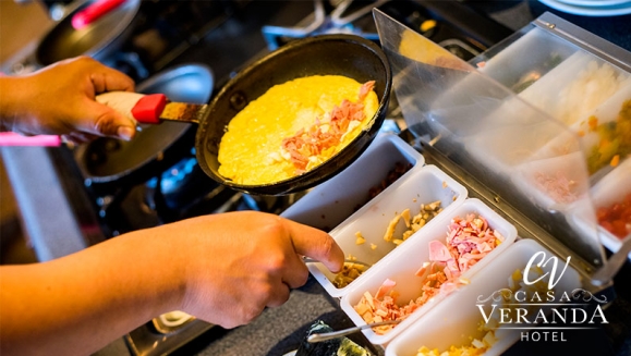 [Imagen:¡Paga Q69 en lugar de Q138 por Desayuno Buffet en Restaurante La Pérgola de Hotel Casa Veranda: Platos a Elección, Huevos al Gusto, Fruta, Jamones, Quesos, Panadería, Bebidas, Café y Más!]