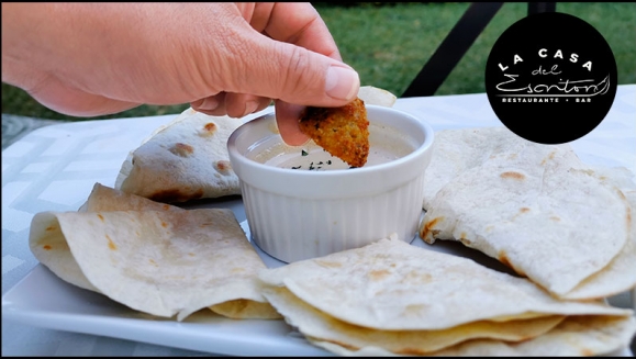 [Imagen:¡Paga Q99 en lugar de Q210 por Menú para 2 con: 1 Orden de Fajitas de Pollo al Alioli + 8 Tortillas de Harina o de Maíz + 2 Postres de Torrejas Españolas + 2 Gaseosas o 2 Frescos Naturales!]