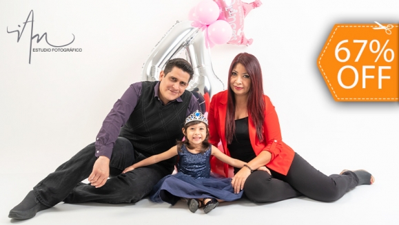 [Imagen:¡Paga $23 en Lugar de $70 por Sesión Fotográfica Profesional en Estudio hasta para 5 Personas + 25 Fotografías Editadas en Formato Digital + Tarjeta Digital!]