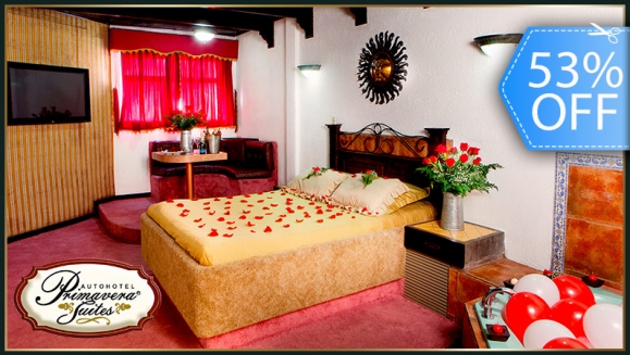 [Imagen:¡Romántica Experiencia! ¡Paga Q295 en vez de Q630 por 3 Horas de Alojamiento en Suite de Lujo con Jacuzzi e Hidromasaje + Decoración Deluxe: 1 Docena de Rosas, Velas, Aromaterapia, Baño de Espuma, Globos Rojos + KIT DE AMENIDADES + Vale de descuento]