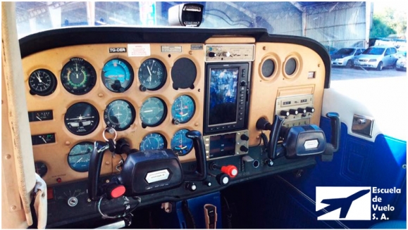 [Imagen:¡Paga Q399 en lugar de Q1,078 por Vuelo de 30 Minutos por la Ciudad + Curso Introductorio de Revisión 360 + 30 Minutos en Simulador de Vuelo!]