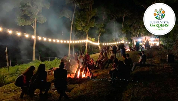 [Imagen:¡Paga $17 en Vez de $39.98 por Camping para 2 que Incluye: 2 Entradas al Ecoparque + Tienda de Campaña + Colchoneta + Fogata + Guía de Senderismo + Entrada a Vivero + Mini-Tour de Café + Uso de Juegos de Madera y Cuerda, Columpios y Piscina!]