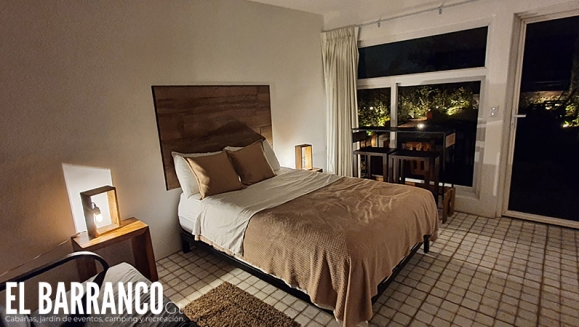[Imagen:¡Celebra el amor como se debe! ¡Paga Q199 en Lugar de Q350 por 3 Horas de Alojamiento en Cabaña Temática a Elección + 2 Bebidas Calientes!]