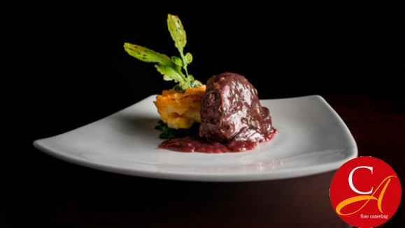 [Imagen:¡Paga Q1,289 en Lugar de Q2,349 por Almuerzo o Cena Romántica con Chef Privado Profesional a Domicilio: Entrada + 2 Platos Fuertes + 2 Postres + 1 Botella de Vino Espumante + Decoración Especial con Velas y Flores!]