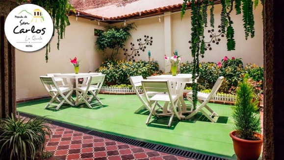 [Imagen:¡Paga Q189 en lugar de Q319 por Estadía de 1 Noche en Antigua Guatemala para 2 Personas en Habitación Doble + 2 Desayunos Típicos Chapines + Impuestos Incluidos!]