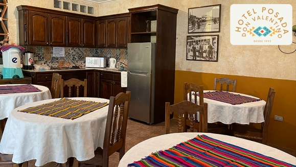 [Imagen:¡Paga Q299 en lugar de Q550 por Estadía Familiar para 6 Personas en Habitación Triple + Café o Té Ilimitado + Pan Dulce de Bienvenida + Uso de Instalaciones + Impuestos Incluidos!]