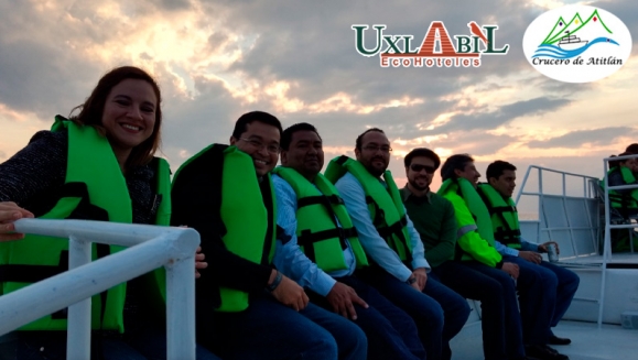 [Imagen:¡Paga Q99 en lugar de Q285 por Pase a Bordo para 1 Persona en “El Crucero de Atitlán” que Incluye: 2 Horas de Paseo en Barco en el Lago de Atitlán + Buffet de Antojitos Típicos + 1 Bebida Natural o Gaseosa + Visita Guiada a San Juan La Laguna!]