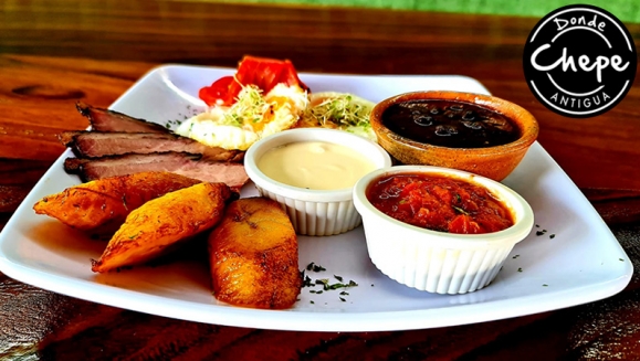 [Imagen:¡Paga Q35 en Lugar de Q70 por 1 Desayuno a Elección entre: Guatemalteco, Omelette de Jamón, Panqueques o Tostadas a la Francesa + 1 Café o Té!]