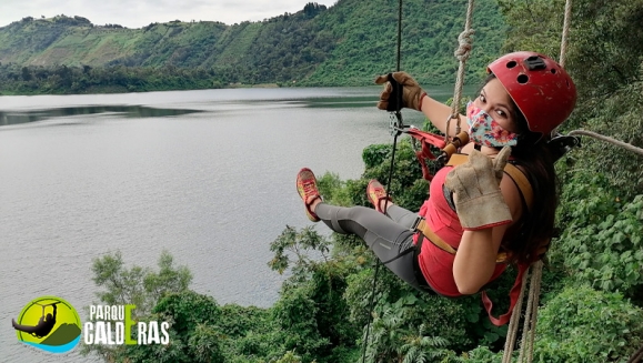 [Imagen:CONVIVIO ¡Paga Q295 en vez de Q495 y Disfruta con tus Amigos y Familia de un Día de Aventura con: Canopy, Balsas con Remo, Kayac, Paddle Board, Columpio Gigante y Caminata en el Bosque + Restaurante Flotante + Sonido + Almuerzo y Más!]