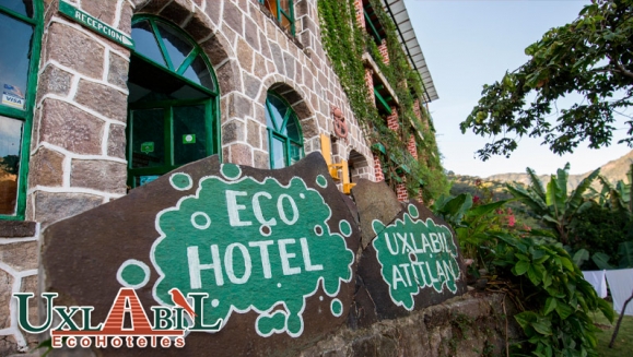 [Imagen:¡Año Nuevo en el Lago de Atitlán en Guate! ¡Paga $155 en lugar de $272 Por Estadía de 3 Días y 2 Noches para 2 Personas: Habitación Doble + 4 Desayunos + Tour Cultural en San Juan La Laguna + Uso Ilimitado de Kayaks!]