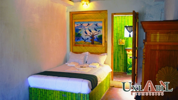 [Imagen:¡Fin de Semana en El Lago! ¡Paga Q699 en Lugar de Q1,800 por Estadía de 3 Días y 2 Noches para 2 Adultos en el Lago de Atitlán: Habitación Doble + 4 Desayunos + Uso Ilimitado de Kayaks + Impuestos Incluidos!]