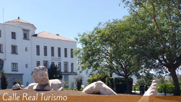 [Imagen:¡Semana Santa en Guate! ¡Paga $99 en Vez de $198 por Tour de 2 Días y 1 Noche en Guatemala Moderna y Colonial para 2 con: Visita a Antigua Guatemala y Ciudad de Guatemala + Paseos a Pueblos y Destinos + Alojamiento en La Capital + Transporte con A/C!]