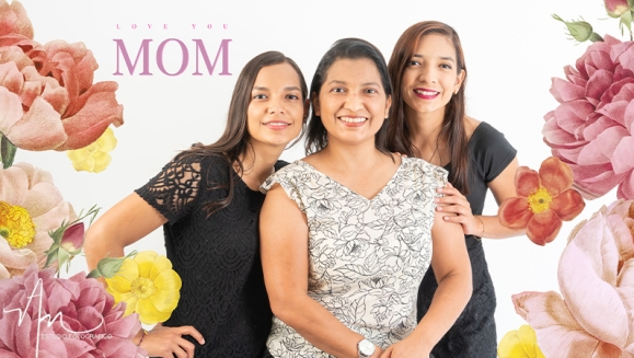 [Imagen:¡Paga $23 en Lugar de $100 por Sesión Fotográfica Profesional en Estudio hasta para 5 Personas + 25 Fotografías Editadas en Formato Digital + Tarjeta Digital!]