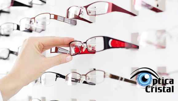 Ópticos piden la clausura de farmacias que vendan anteojos