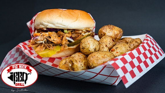 [Imagen:¡Paga Q70 en Lugar de Q120 por 2 Combos de Sándwiches Pulled Pork con Papas Bravas + 2 Bebidas Naturales!]