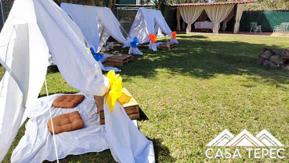 [Imagen:¡Paga Q599 en Lugar de Q1,200 por Estadía Romántica que Incluye: 1 Noche para 2 Personas + 2 Desayunos Típicos + 1 Botella de Vino + Uso de Jazucci, Temazcal, Teepe y Fogata!]