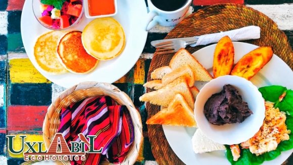 [Imagen:¡Paga Q860 en Lugar de Q1,970 por Estadía de 3 Días y 2 Noches para 2 Adultos en el Lago de Atitlán: Habitación Doble + 4 Desayunos + Tour de Observación de Aves + Uso Ilimitado de Kayaks + Impuestos Incluidos!]