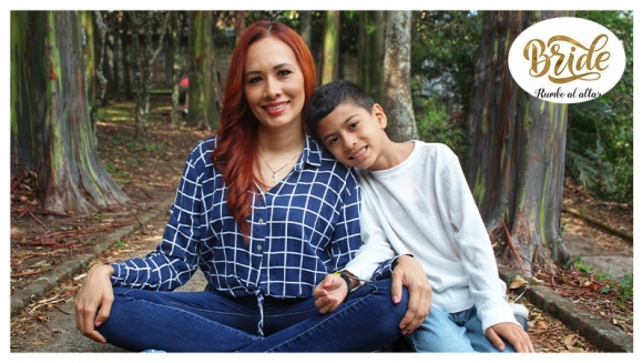 [Imagen:¡Paga $20 en Lugar de $55 por 1 Hora de Sesión Fotográfica Profesional en Exterior + 25 Fotos Editadas!]