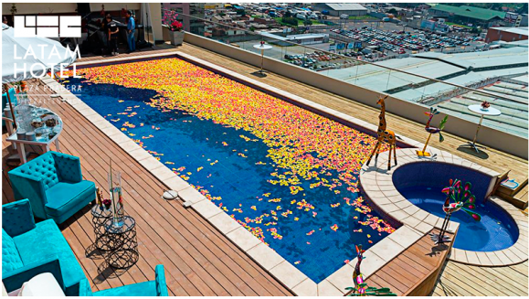 [Imagen:¡Paga Q559 en lugar Q1,227 por Estadía para 2 Adultos en Junior Suite o Familiar en Double Queen + 2 Desayunos Buffet + Cóctel de Bienvenida + Acceso al Roof Top con Piscina Climatizada, Jacuzzi, Sauna Seco y Gimnasio!]