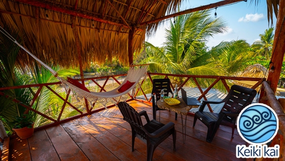 [Imagen:¡Paga Q365 en Vez de Q850 por 1 Noche para 2 Personas en Cabaña Tipo Hawaii + Uso de Instalaciones: Tapetes de Playa, Piscina, Hamacas y Más!]