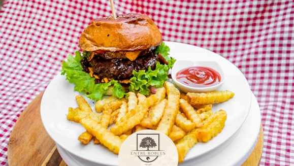 [Imagen:¡Paga Q199 en Lugar de Q425 por Day Pass  Campestre que Incluye: Desayuno o Almuerzo a Elección + 1 Clase de Equitación + Tour en Cuatrimoto o Masaje Relajante!]