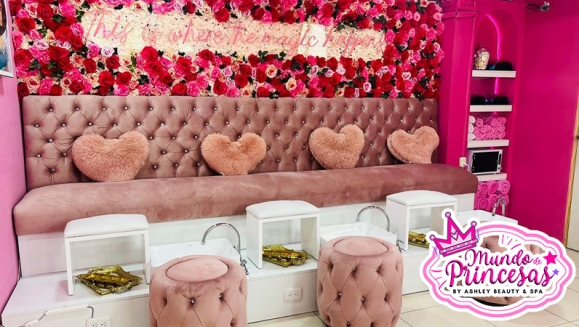 [Imagen:¡Paga Q99 en vez de Q350 Por Servicios de Salón y Glamour Para Tu Princesa: Facial + Mascarilla + Peinado + Maquillaje Fantasía + Pulsera o Anillo + Vestidos y Accesorios del Magic Closet + Fotografías Digitales en Cabinas Personalizadas + Snacks!]