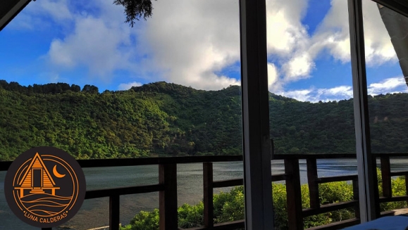 [Imagen:¡Paga Q699 en Lugar de Q1,600 por Estadía hasta para 7 Personas en Cabaña + Uso de Lancha de Remos + Uso de Instalaciones (Jardines, Ping-Pong, Voleibol, Fogata) + Impuestos Incluidos!]