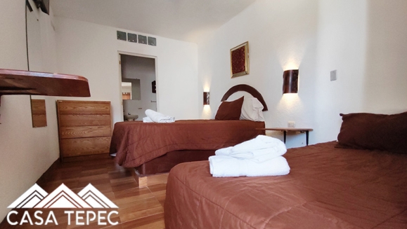 [Imagen:¡Paga Q599 en Lugar de Q1,200 por Estadía Romántica que Incluye: 1 Noche para 2 Personas + 2 Desayunos Típicos  + Uso de Jacuzzi, Temazcal, Teepe y Fogata!]