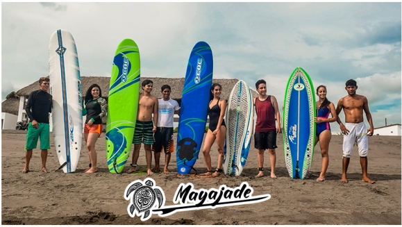 [Imagen:¡Paga Q299 en lugar de Q650 por Day Pass para 4 Personas que Incluye: Clases de Surf para 2 Personas + Uso de las Instalaciones + 1 Pichel de Refresco Natural + Nachos para Compartir!]