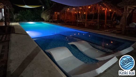 [Imagen:¡Vacaciones de Verano con Piscina y a la Orilla del Mar! ¡Paga Q9,999 en Lugar de Q22,000 por Alquiler de 4 Noches en Hotel Privado para hasta 28 Personas!]
