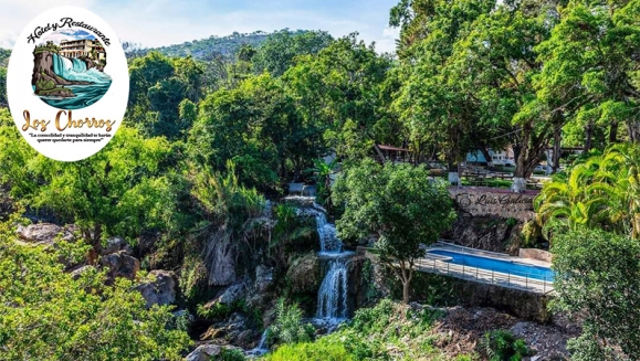 [Imagen:¡Paga Q299 en Lugar de Q600 por Estadía para 2 Personas Por 3 Días y 2 Noches en Hotel Los Chorros con Balneario, Cascada Artificial, Piscinas y Áreas Recreativas!]