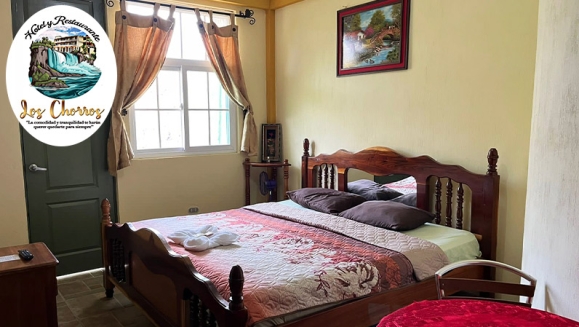 [Imagen:¡Paga Q299 en Lugar de Q600 por Estadía para 2 Personas Por 3 Días y 2 Noches en Hotel Los Chorros con Balneario, Cascada Artificial, Piscinas y Áreas Recreativas!]