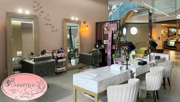 [Imagen:¡Paga Q275 en Vez de Q1,075 por Cambio de Look, que Incluye: Ritual de Hidratación INOAR con Planchado + Lavado Spa + Corte Personalizado + Manicure y Pedicure Spa + Aplicación de Gelish Bicolor en Manos y Pies + Waves o Planchado y Más!]