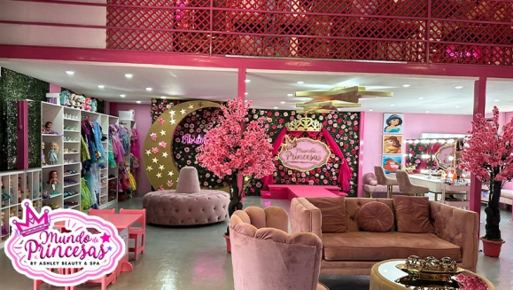 [Imagen:¡Paga Q99 en Lugar de Q350 por Servicios de Salón y Glamour Para Tu Princesa: ¡Peinado con Glitter + Maquillaje Fantasía + Esmaltado + Uso de Vestidos y Accesorios del Magic Closet + Fotografías Digitales en Cabinas Personalizadas + Snacks!]