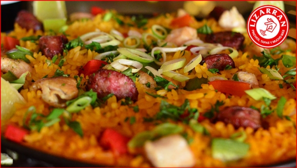 [Imagen:¡Paga $18 en Lugar de $36 por Menú para Llevar que Incluye: 1 Paella de Carnes para 2 Personas + 1 Botella de Vino Sol de Chile, Merlot o Cabernet!]