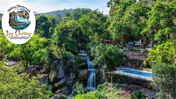 [Imagen:¡Paga Q499 en Lugar de Q840 por Estadía para 2 Personas Durante 3 Días y 2 Noches en Hotel Los Chorros + DayPass en Balneario Natural con Piscinas, Cascada Natural, Áreas Recreativas y Más!]