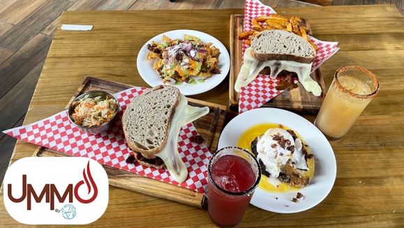 [Imagen:¡Paga Q175 En Vez de Q334 por Menú BBQ para 2 con: 2 Sándwiches a Elección entre Pulled Pork, Brisket o Puyazo Coulotte + 2 Acompañamientos + Entrada de Nachos BBQ + 2 Bebidas + Postre!]