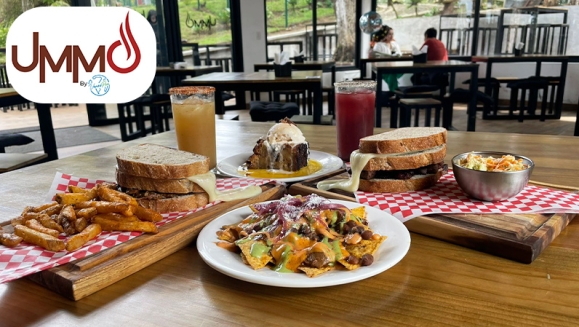 [Imagen:¡Paga Q175 En Vez de Q334 por Menú BBQ para 2 con: 2 Sándwiches a Elección entre Pulled Pork, Brisket o Puyazo Coulotte + 2 Acompañamientos + Entrada de Nachos BBQ + 2 Bebidas + Postre!]