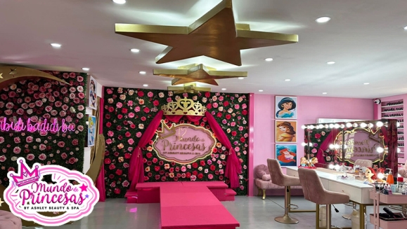 [Imagen:¡Paga Q99 en Lugar de Q350 por Servicios de Salón y Glamour Para Tu Princesa: Lavado + Tratamiento + Peinado con Glitter + Esmalte + Uso de Vestidos y Accesorios del Magic Closet + Fotografías Digitales en Cabinas Personalizadas + Snacks!]