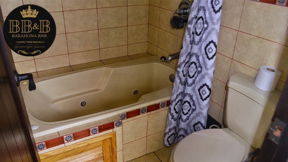 [Imagen:¡Paga Q375 en Lugar de Q775 por 1 Noche para 2 Personas en Antigua Guatemala + Circuito de Spa con Sauna y Jacuzzi + Uso de Gimnasio!]