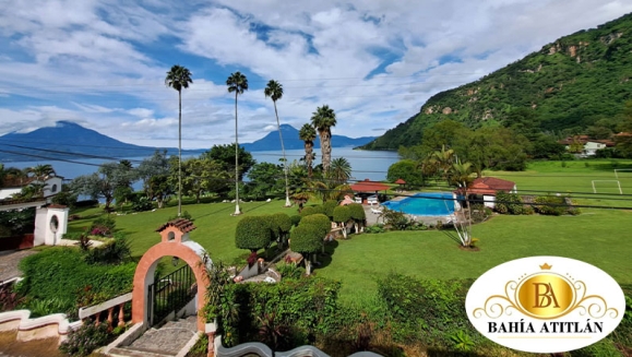 [Imagen:¡Disfruta en Bahía Atitlan! ¡Paga Q350 en Lugar de Q650 por Estadía de 1 Noche Para 2 Personas en Habitación Doble + Uso de Piscina, Vista al Lago y Volcanes, Acceso a Playa Privada y Área Verde + Impuestos Incluidos!]