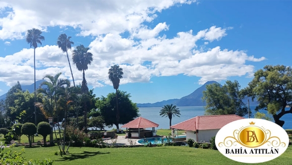 [Imagen:¡Disfruta en Bahía Atitlan! ¡Paga Q350 en Lugar de Q650 por Estadía de 1 Noche Para 2 Personas en Habitación Doble + Uso de Piscina, Vista al Lago y Volcanes, Acceso a Playa Privada y Área Verde + Impuestos Incluidos!]